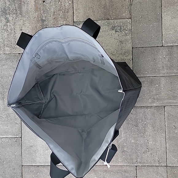 Rareform All Black Blake Tote NWT - Picture 8 of 9